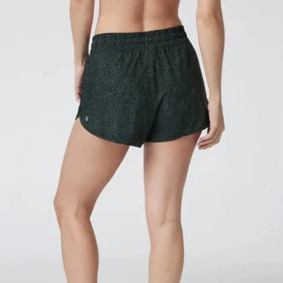 Vuori Green Athletic Shorts with Dolphin Hem Size XL - Picture 4 of 8